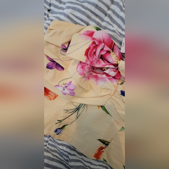 NWT Express Yellow Floral Strapless Top with Bow - Size Small - Picture 4 of 7